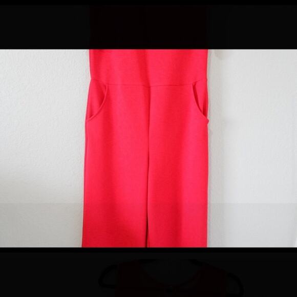 Red cold shoulder jumpsuit with front pockets - Picture 7 of 8